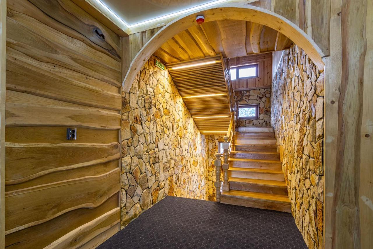 Rich Oak - Готель З Відкритим Панорамний Басейном Yablunytsya Extérieur photo