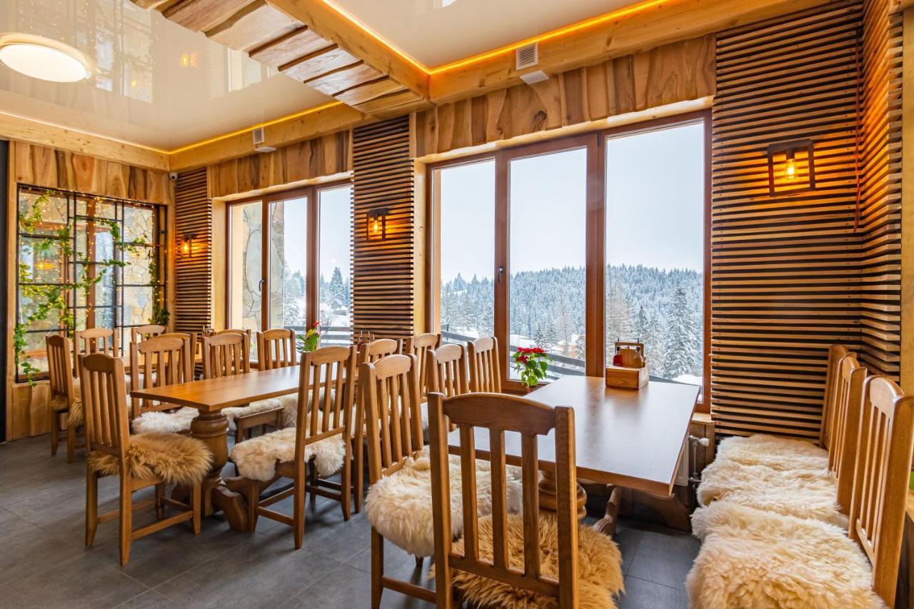 Rich Oak - Готель З Відкритим Панорамний Басейном Yablunytsya Extérieur photo