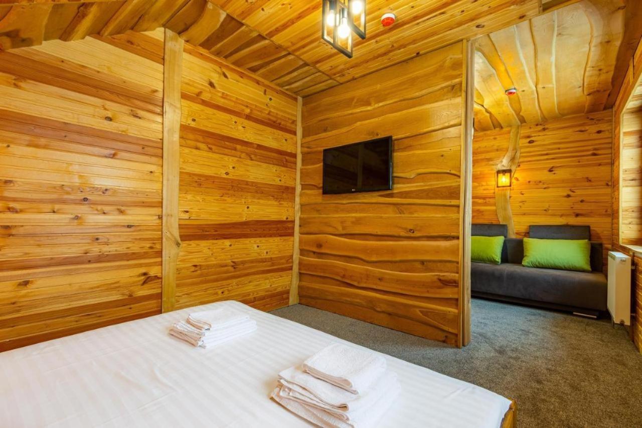 Rich Oak - Готель З Відкритим Панорамний Басейном Yablunytsya Extérieur photo