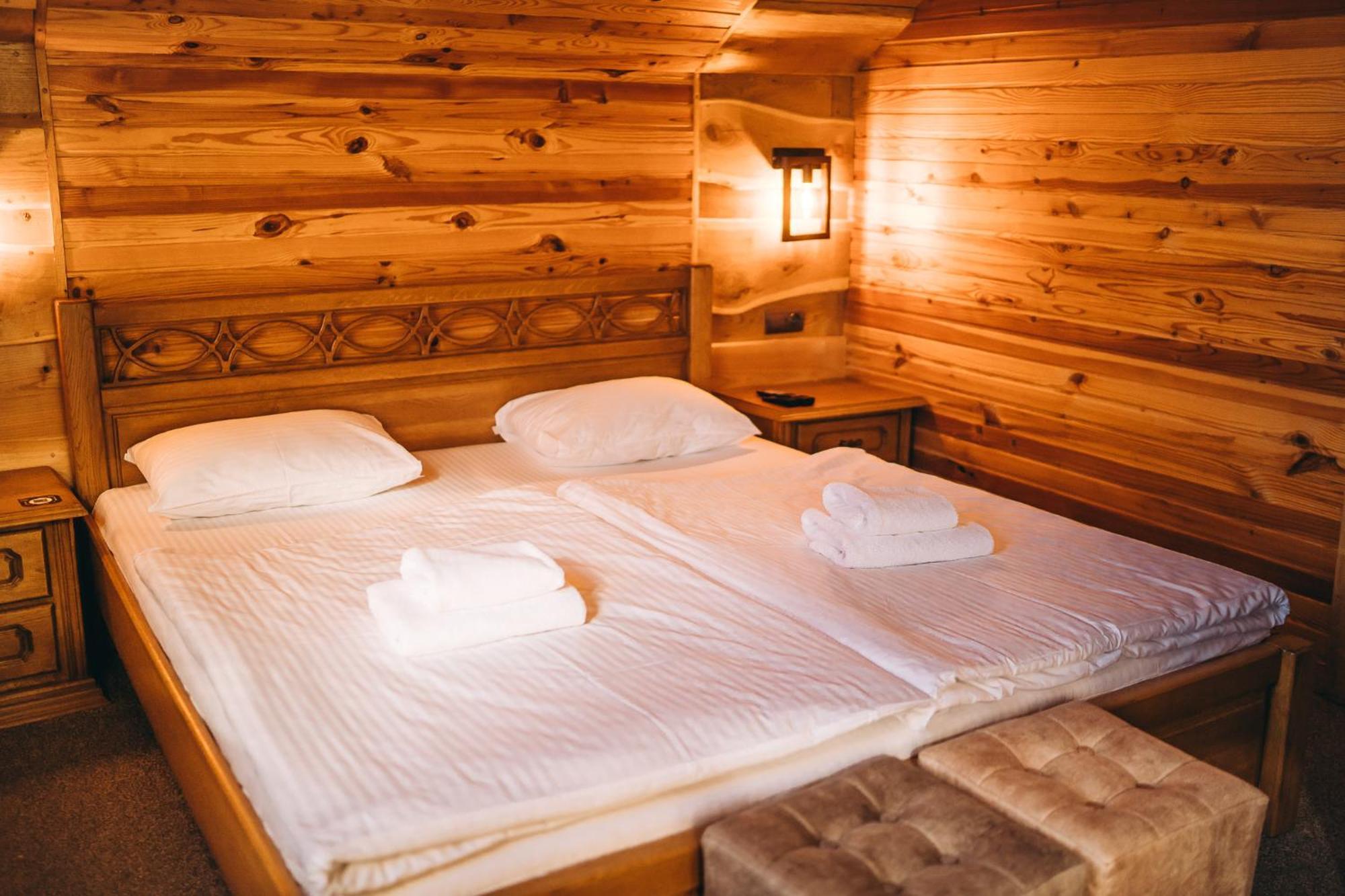 Rich Oak - Готель З Відкритим Панорамний Басейном Yablunytsya Extérieur photo