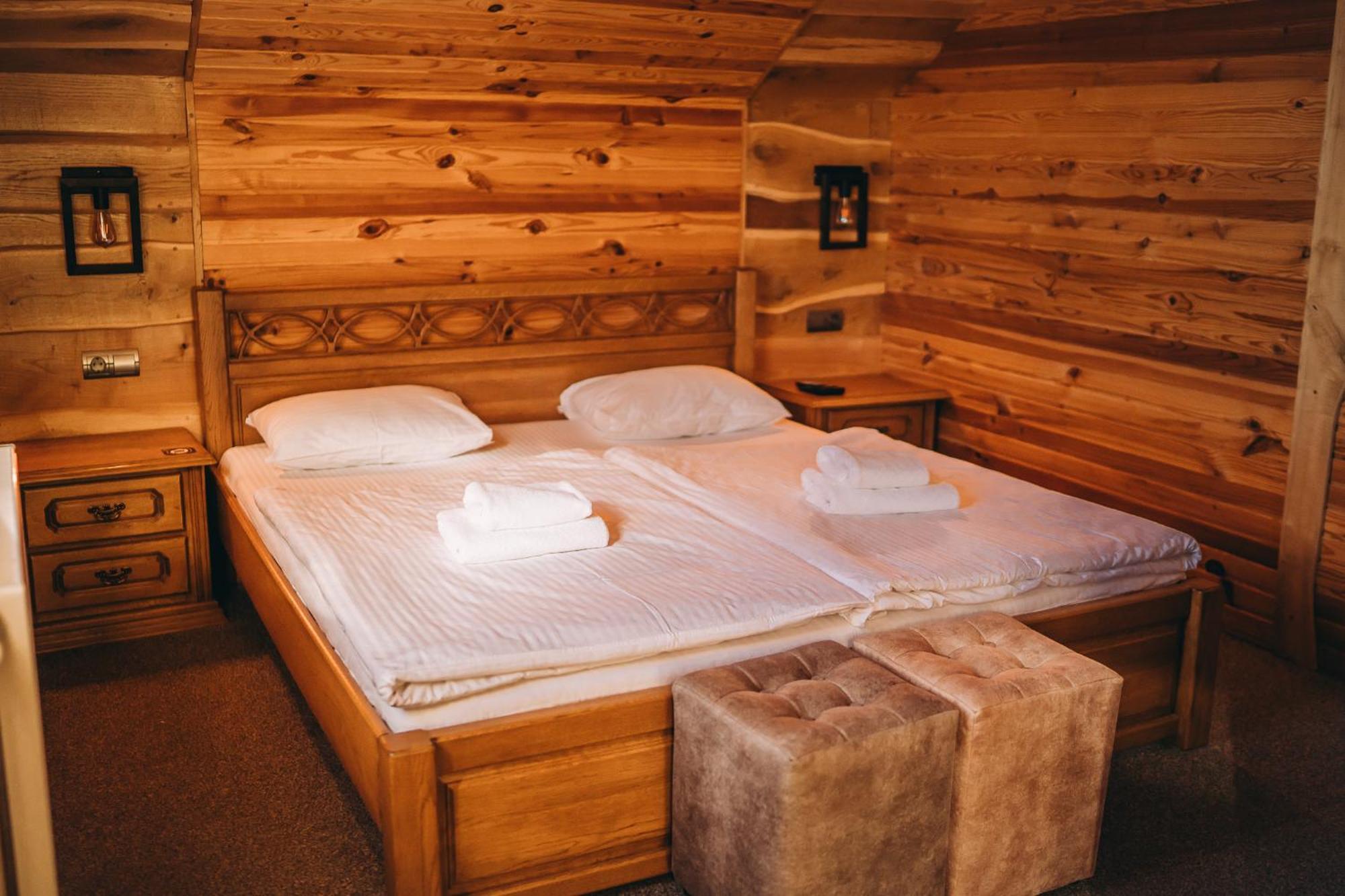 Rich Oak - Готель З Відкритим Панорамний Басейном Yablunytsya Extérieur photo