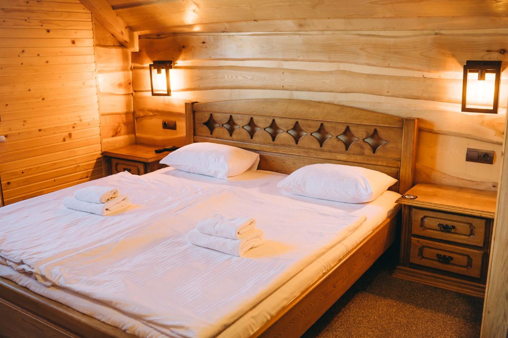 Rich Oak - Готель З Відкритим Панорамний Басейном Yablunytsya Extérieur photo