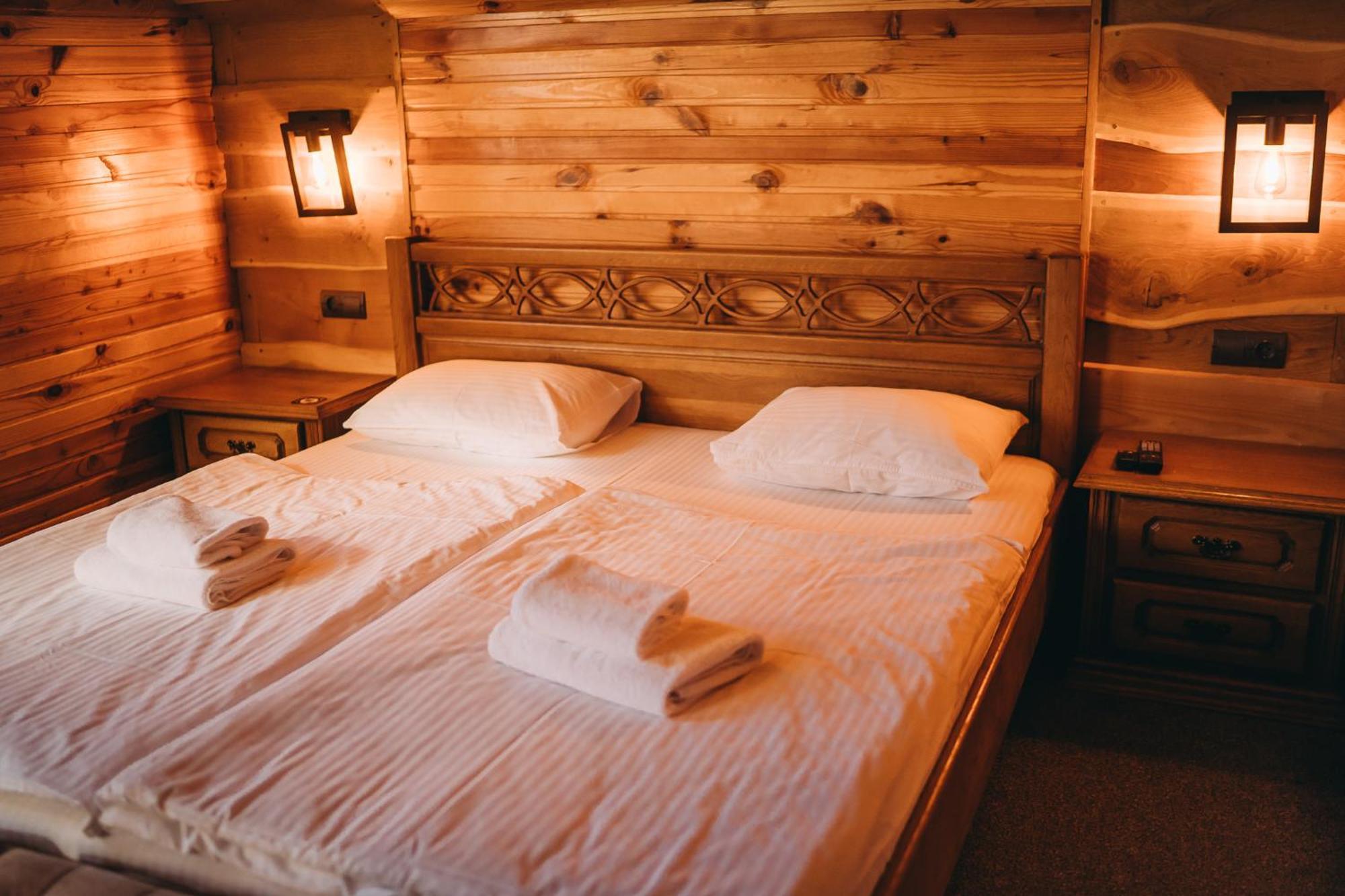 Rich Oak - Готель З Відкритим Панорамний Басейном Yablunytsya Extérieur photo